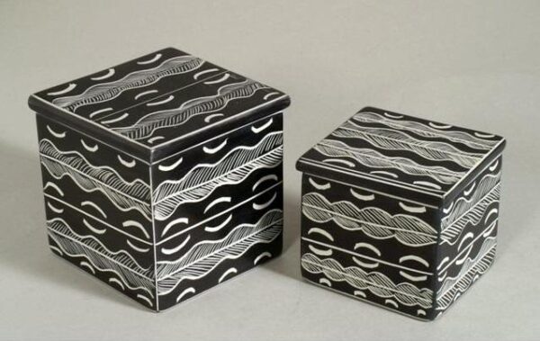 black and white boxes with lids